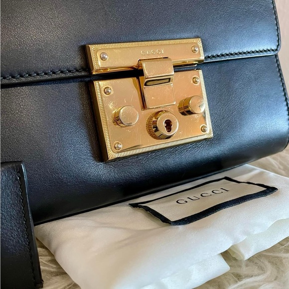 SOLD‼️Gucci Small Padlock Leather Shoulder bag - Picture 4 of 11